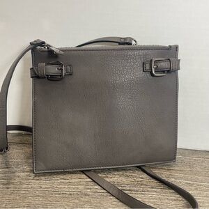 Sondra Roberts Logo gray zip bag crossbody purse. Preowned.